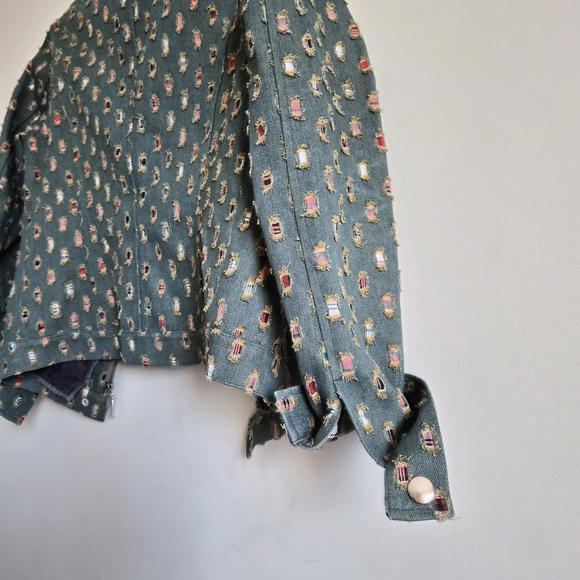 Stylish Blue Jacket with Patterned Design - Picture 7 of 7